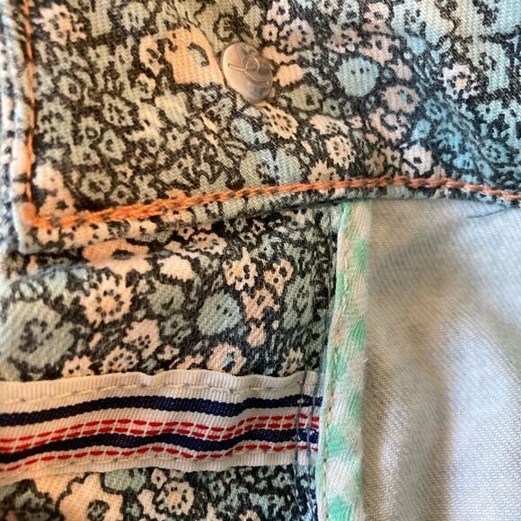 Pilcro & The Letterpress NWOT green and peach tiny floral skinny jeans runs big - Picture 13 of 15